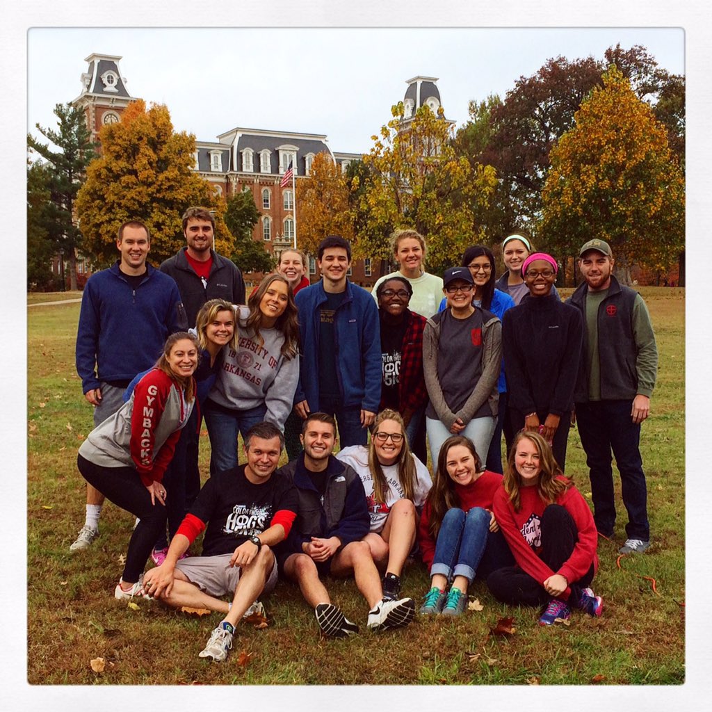 ArkansasSAA's tweet photo. The Homecoming Steering Committee is setting up for the #ColorThoseHogs5k at 4! Ready to kickoff #UARKHomecoming! https://t.co/WkmrJVZ4Or