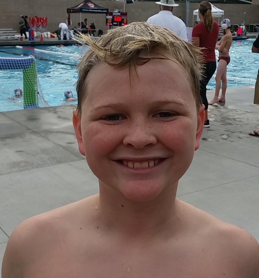 jacksonpak5's tweet photo. Ryan with 4 goals in 1st game this morning. Proud dad. https://t.co/IkIbD11BdD