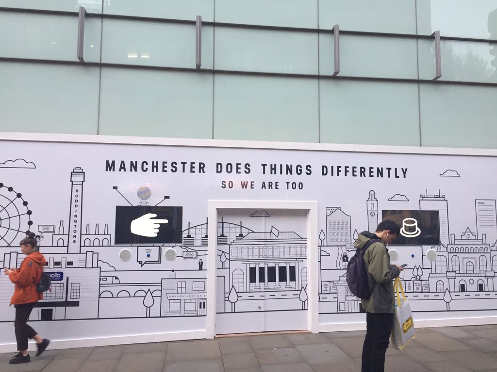 Marie_Hodgson's tweet photo. Someone is on message on Market Street... https://t.co/LqEtjGwpo1