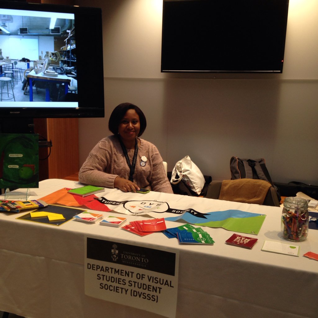 UTM_DVSss's tweet photo. HELLO ART FOLKS. WE ARE AT DEERFIELD HALL AWAITING YOU WITH CRAYONS. COME CHECK US OUT #UTM #DVSS #UTMFCD https://t.co/oFrGSETF83