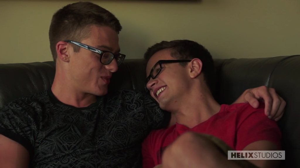 imaproudhuman's tweet photo. @LoganCrossXXX reminds me of a smaller version of @BMitchellXXX .... especially with the glasses 😍😌 @HelixStudios https://t.co/irfAVM8uSH