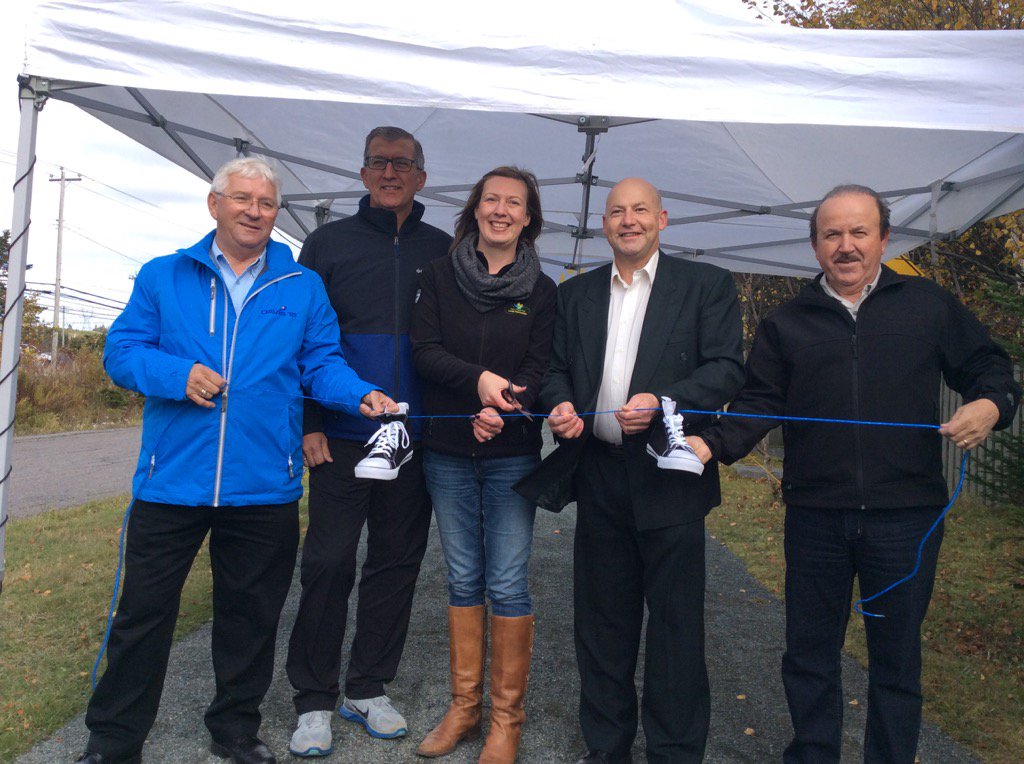 townofparadise's tweet photo. Official re-opening on @TCTrail in Paradise. Mayor, Premier, Councillors &amp; TCT Director cut the laces! https://t.co/HNTJB94Co0