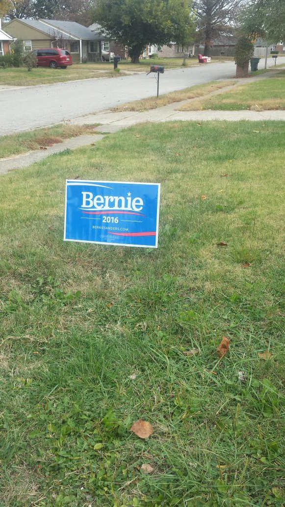 vcard_destroyer's tweet photo. Reppin the squad. #FeelTheBern #Bernie2016 https://t.co/ps4gKLhiOx