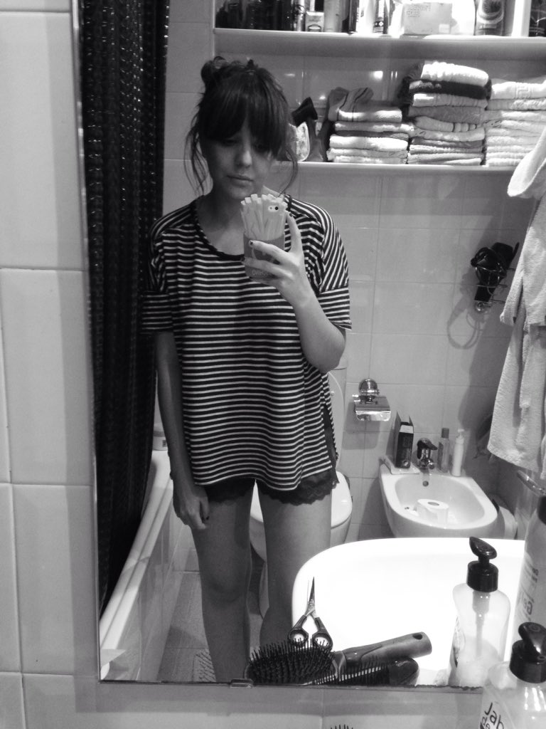 lanaharro's tweet image. 🏠 outfit #superblogger