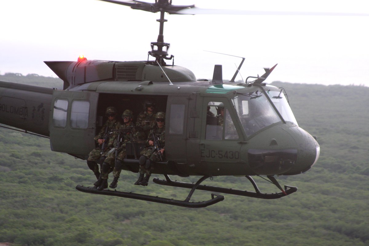 COL_EJERCITO's tweet photo. Buenos días #Colombia. Esperamos tengan un #FelizLunes y una #FelizSemana, ¡Fé en la Causa! https://t.co/I5eUysfKdn