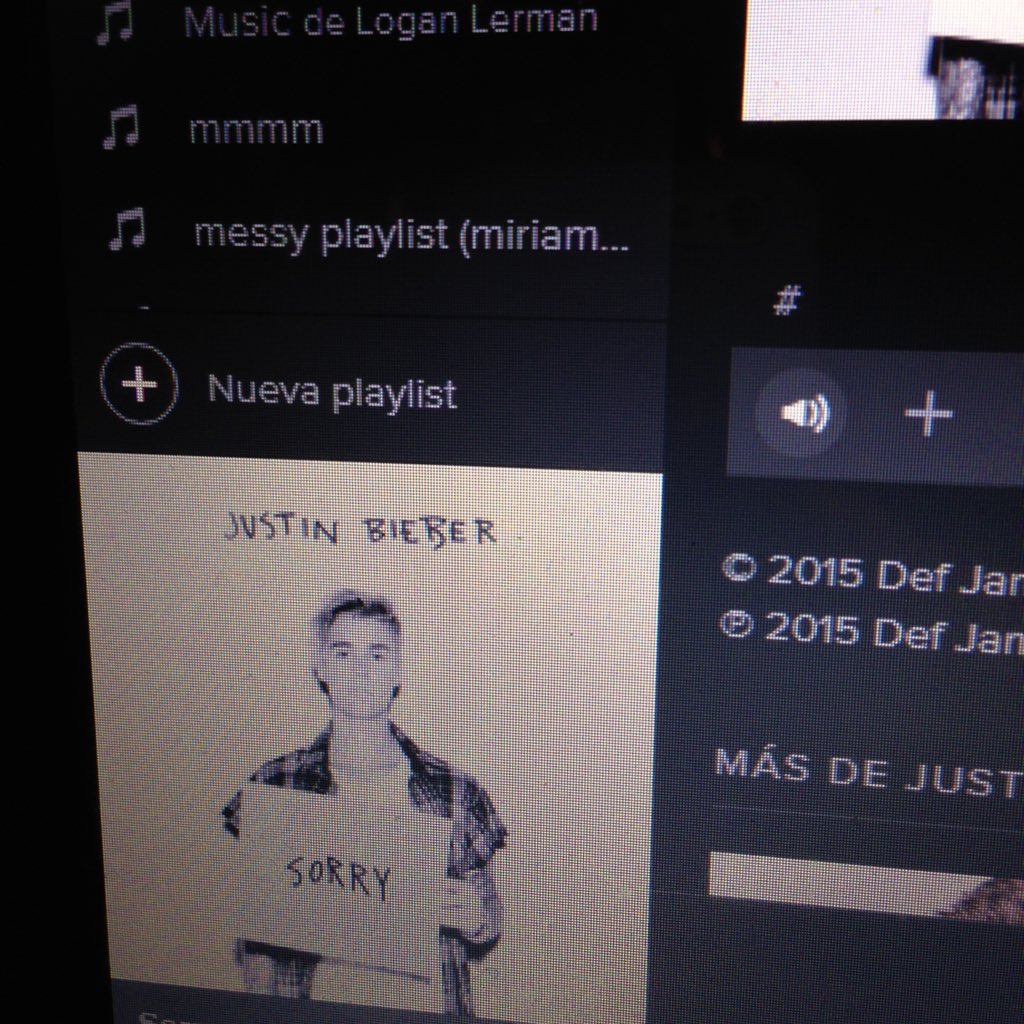 retrogradacion's tweet photo. @carlamm18 @justinbieber mira que escucho 💁🏻 #emabiggestfansjustinbieber https://t.co/oKQDar65KL