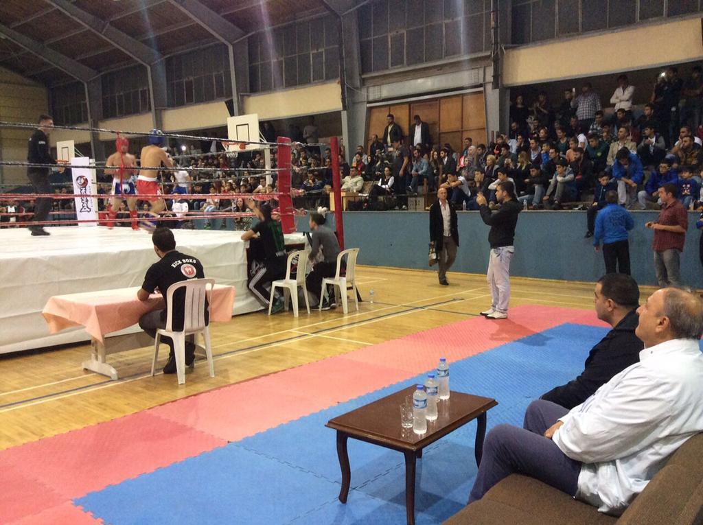 oktayvural's tweet photo. Cumhuriyet Kupası İzmir Kickboks Turnuvasında kazanan sporcularımızın kupalarını verdik. https://t.co/FE5EqDnD8o