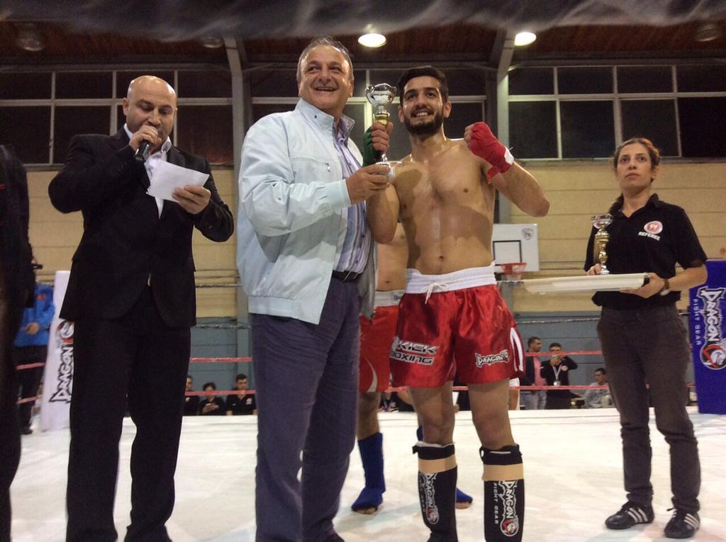 oktayvural's tweet photo. Cumhuriyet Kupası İzmir Kickboks Turnuvasında kazanan sporcularımızın kupalarını verdik. https://t.co/FE5EqDnD8o