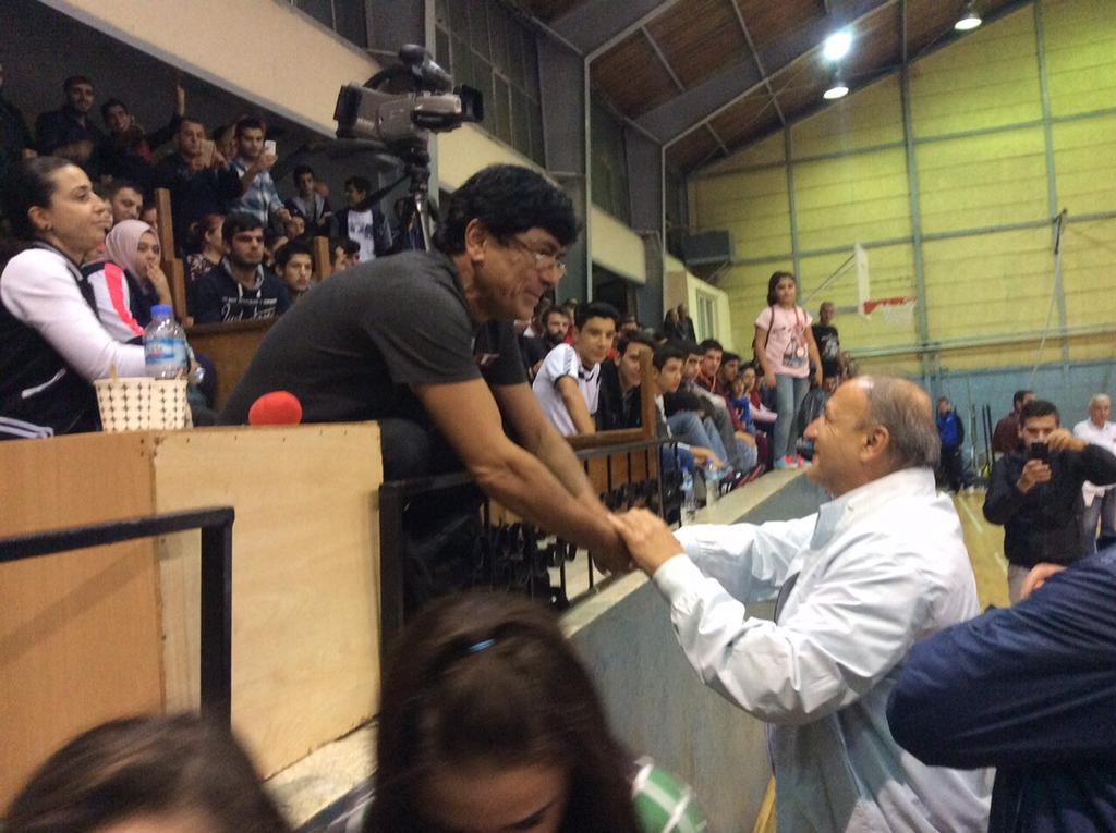 oktayvural's tweet photo. Cumhuriyet Kupası İzmir Kickboks Turnuvasında kazanan sporcularımızın kupalarını verdik. https://t.co/FE5EqDnD8o
