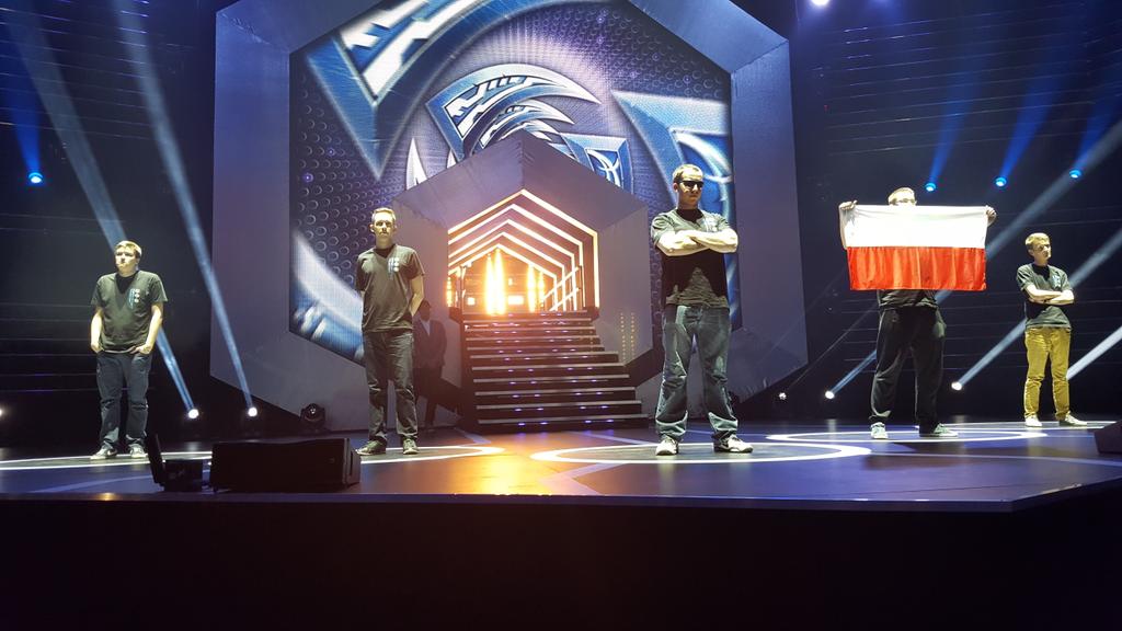 Aydenero's tweet photo. Polish power vs Russia. 1:1 vs @TeamVirtuspro in @WCAEurope, vome on come on! https://t.co/MkEITDrTIZ
