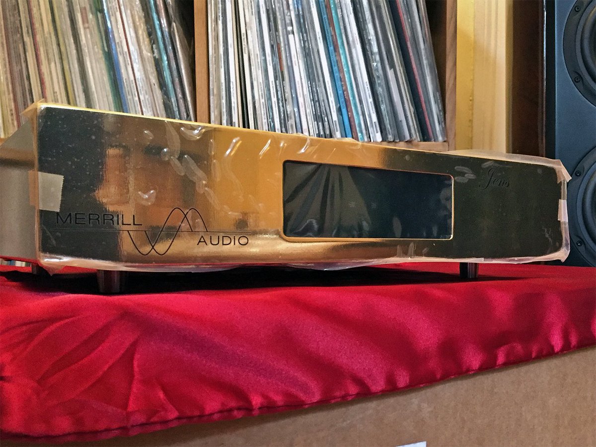 LivingAcoustics's tweet photo. Unboxing the #MerrillAudio preamps to burn-in! @NYAudioShow room 4011! #VASAudio @vpiindustries https://t.co/rE0Kl7rgXR