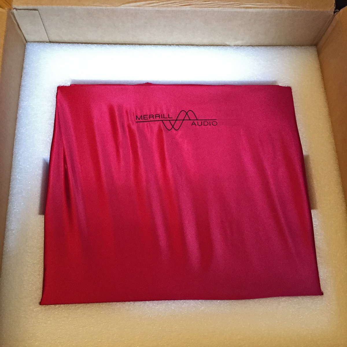 LivingAcoustics's tweet photo. Unboxing the #MerrillAudio preamps to burn-in! @NYAudioShow room 4011! #VASAudio @vpiindustries https://t.co/rE0Kl7rgXR