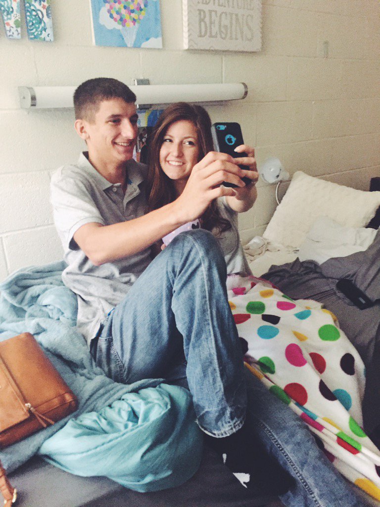 sydsdaytoday's tweet photo. rt if they r ur relationship goals 😂 https://t.co/60rrRDR0JZ