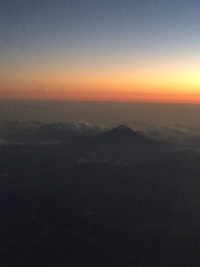 aldrich_laura's tweet photo. Great flight from Beijing to SFO with @united.  I think I slept for 6 solid hours.  #layflatseat #happytraveler https://t.co/pce29JoTqw