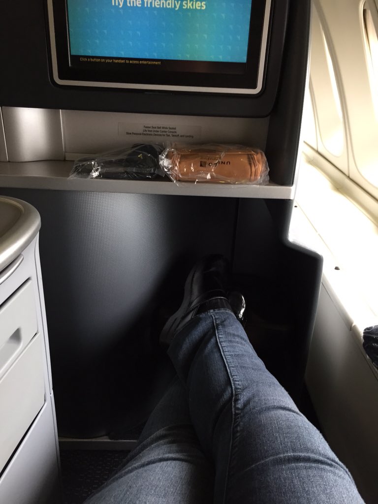 aldrich_laura's tweet photo. Great flight from Beijing to SFO with @united.  I think I slept for 6 solid hours.  #layflatseat #happytraveler https://t.co/pce29JoTqw