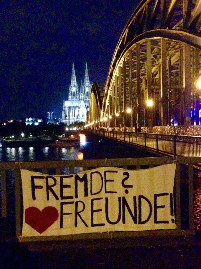 wolf_chr's tweet photo. Dem ist nichts mehr hinzuzufügen. Passender Abschluss des Tages #koeln2015 #nohogesa #hogesa #Birlikte #Koeln https://t.co/mFx2WsLZ1L
