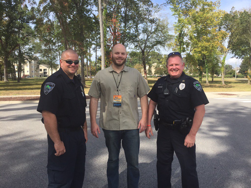 Thanks Officer Findlay &amp; Officer Dooley <a href="/CityofCayce/">City of Cayce</a> at #RiseAbovetheWater <a href="/CayceChambers/">Cayce Moore</a> w/<a href="/TheLairdster/">David Laird</a>!