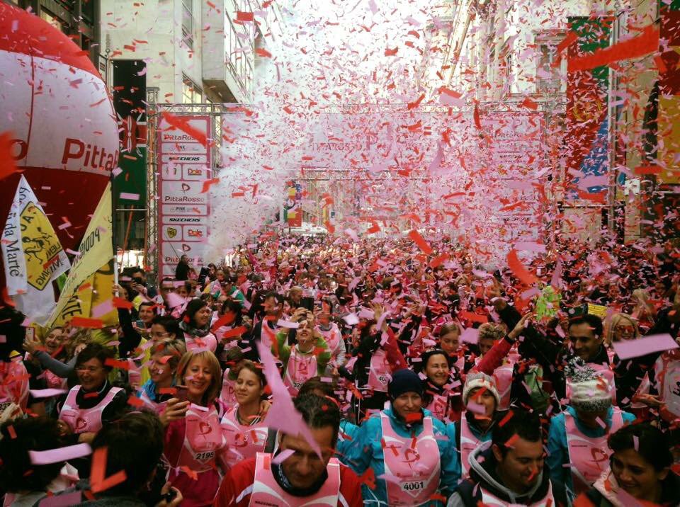 Oltre 7.000 persone per #PINKPARADE @pinkisgood_fuv <a href="/Fondaz_Veronesi/">Fondazione Veronesi</a> <a href="/PittaRosso/">PittaRosso</a> contro il #tumore al #seno #milano