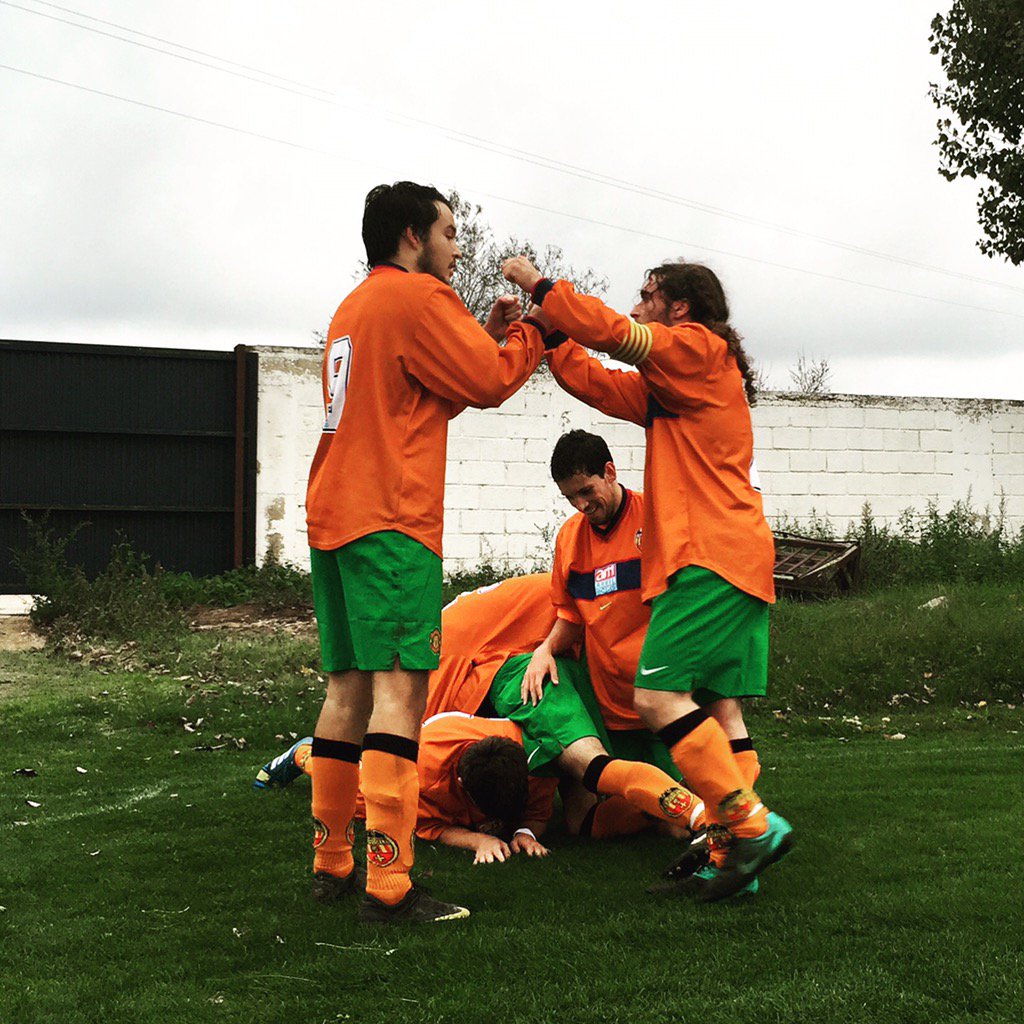 CE_Rossell's tweet photo. Gran partit dels nostres jugadors, victòria al camp del líder!

CF Albocàsser 1
CE Rossell 3  

#AmuntRossell https://t.co/CvrX9x0zye