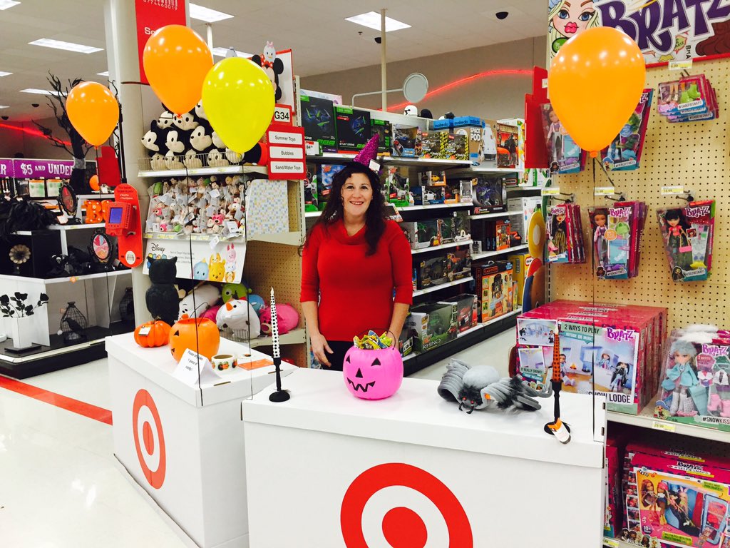 #trickortreat #t1064 happy Halloween <a href="/MandyRudometkin/">Mandy Rudometkin</a> <a href="/davidbelcher31/">David Belcher</a> #Spooktacular