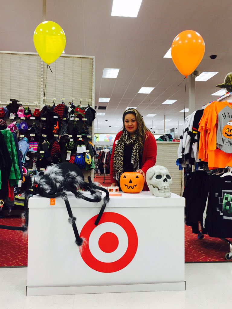 #Spooktacular #t1064 <a href="/MandyRudometkin/">Mandy Rudometkin</a> <a href="/davidbelcher31/">David Belcher</a> lets get these kids some candy!