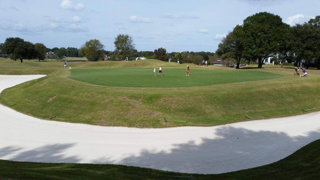 UNCWAthletics's tweet photo. Play is wrapping up for the 14th Landfall Tradition. Thanks to the CCL community and 300+ volunteers. #LT2015 https://t.co/0HIPa5GuUz