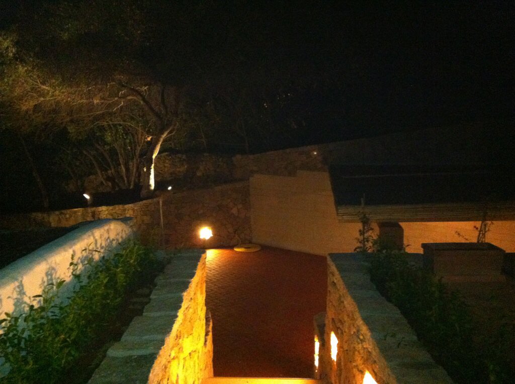 eliteservicesrl's tweet photo. Costruzioni #costasmerada#movimentiterra#portocervo#sardegna# https://t.co/6GBbEaSzZ1
