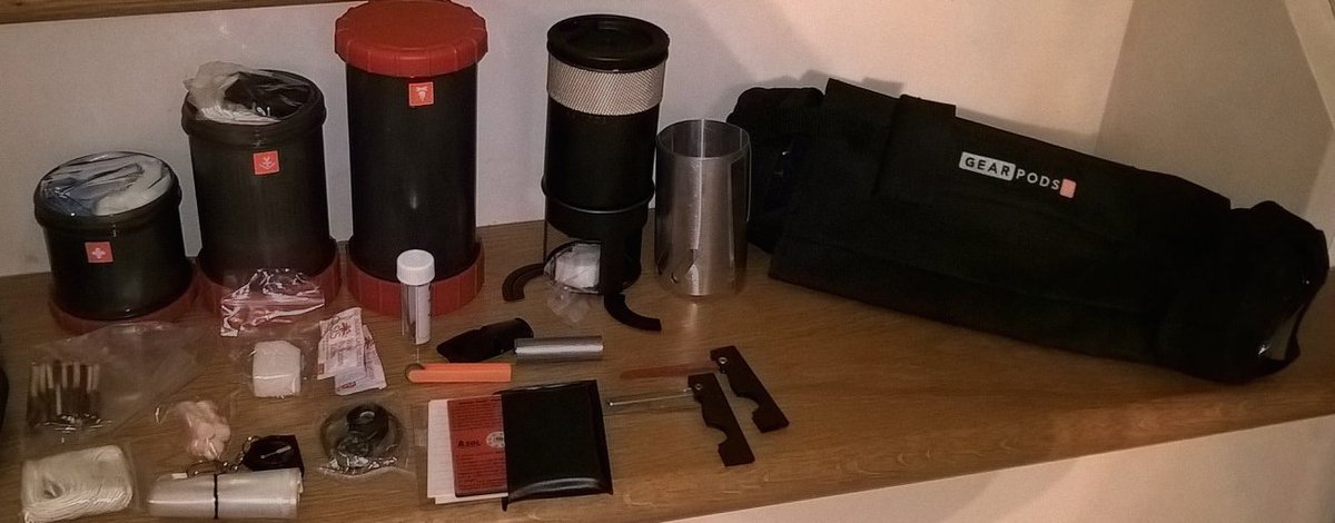 GearPodsUK's tweet photo. Gearpods Wilderness contents - without pulling out tarp, med kit, foil - bug out alternative? Fixed blade in pouch. https://t.co/gsmFWNZNa7
