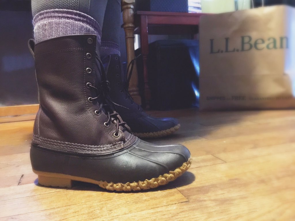 2EntendreBlog's tweet image. First ever pair of Bean Boots 🍂🍁❄️😁 @LLBean #BeanBoots #BringOnTheSnow