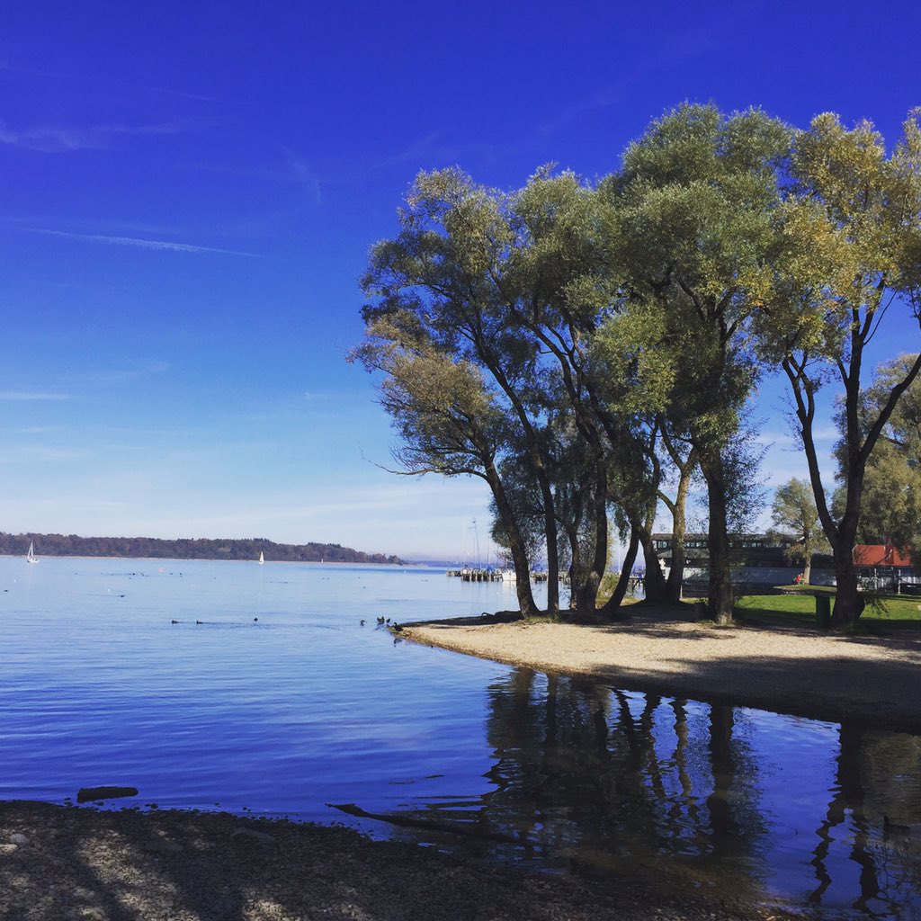 PatriziaMarugg's tweet photo. Chiemsee - Germany #autumn https://t.co/Tdi6tflx4H