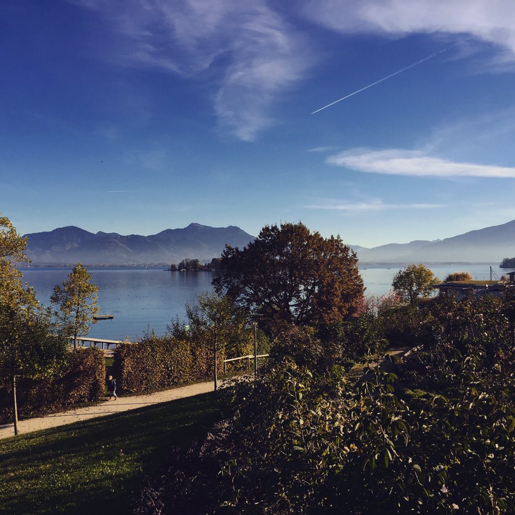 PatriziaMarugg's tweet photo. Chiemsee - Germany #autumn https://t.co/Tdi6tflx4H