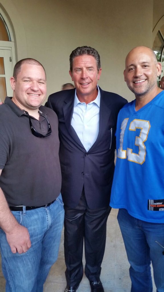 CaymanVisitor's tweet photo. @DanMarino thank you for your cost to Cayman!the legend! https://t.co/I1PZ2zNR3Q