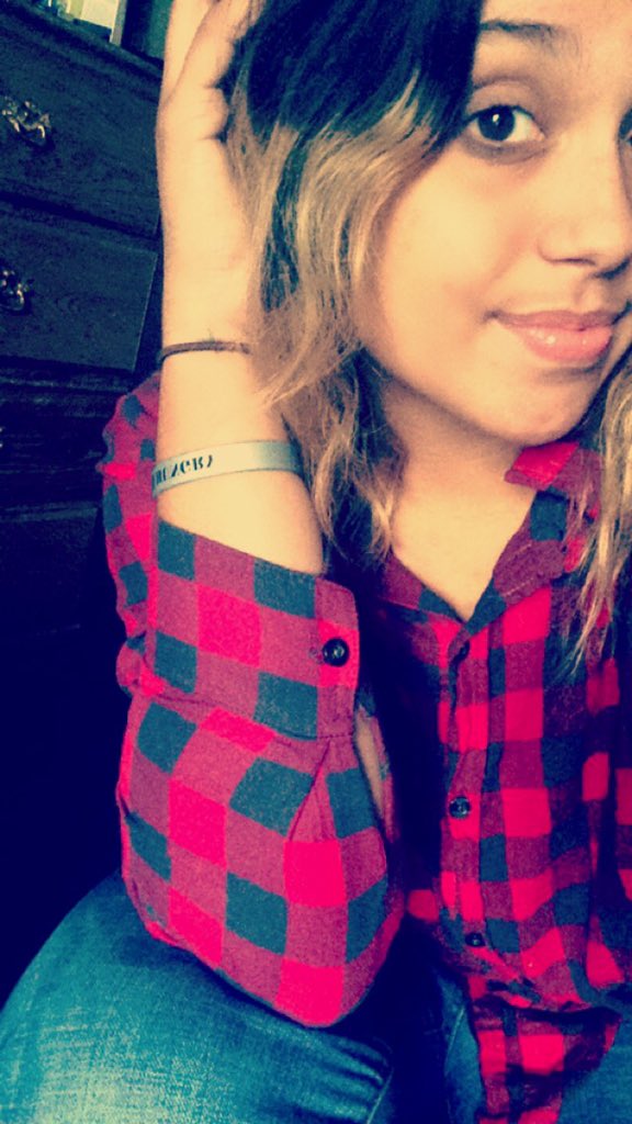 Naruto_Dogew's tweet photo. Selfies Sunday because I got a little bored 😅😌😈 #selfiesfordays #couldntpick https://t.co/kClfYtnfCJ