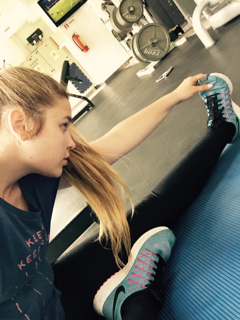 BelenSoto1's tweet photo. Entrenamiento terminado de día domingo en @O2FitChile con toda la #actitudo2 me encanta! https://t.co/Lovo6tGEAC