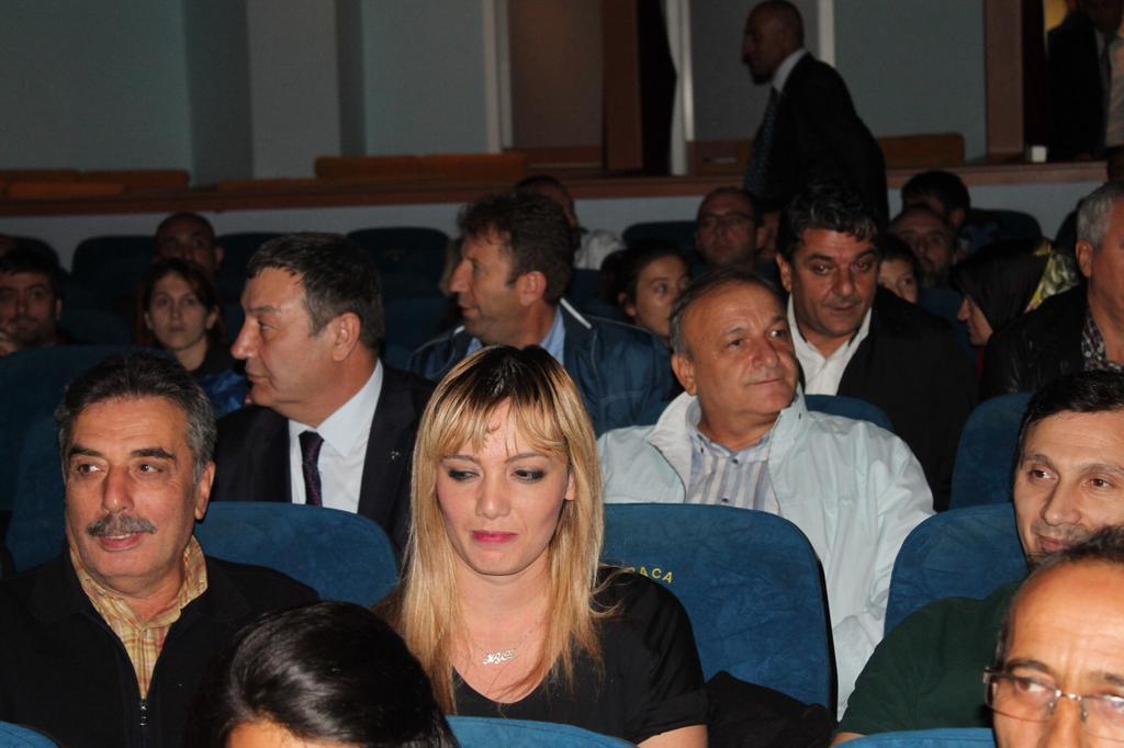oktayvural's tweet photo. Ülkücü Hareketin destansı mücadelesini anlatan Kafes filmini milletvekili adaylarımız ve partililerimizle izledik. https://t.co/hkT4SLP982