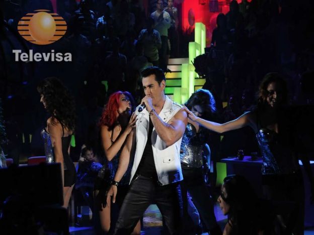 ¡Todos ellos han sido invitados de lujo en #Sabadazo! Checa la galería >> ow.ly/TO0RU <a href="/davidzepeda1/">David Zepeda</a>