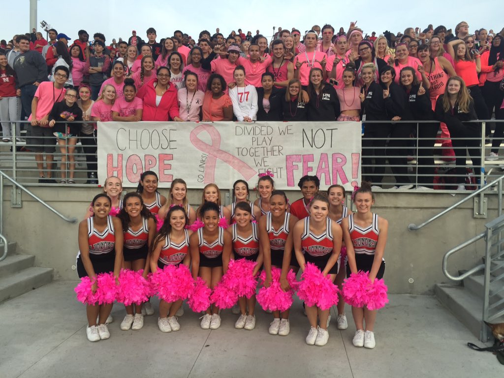 mackenz1e_h's tweet photo. I'm sure gonna miss this.. ⛓❤️ #StudentSectionGoals https://t.co/wpXJKYJviC