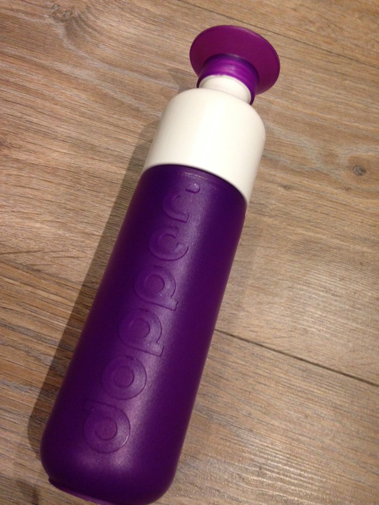 Gescoord <a href="/KolsteinSchier/">Kolstein Schier'oog</a> de paarse @De_Dopper Kon hem echt niet laten liggen. 😀