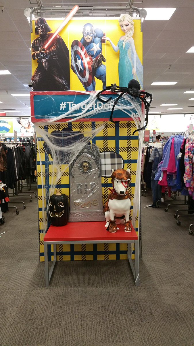 Dcbarnsie's tweet photo. Bullseye is ready for our #Spooktacular event today @tcoats6 @Jimanton12 @angel_yanke @ginajoosten @SarahTreanor641 https://t.co/fnx8EEWGYB