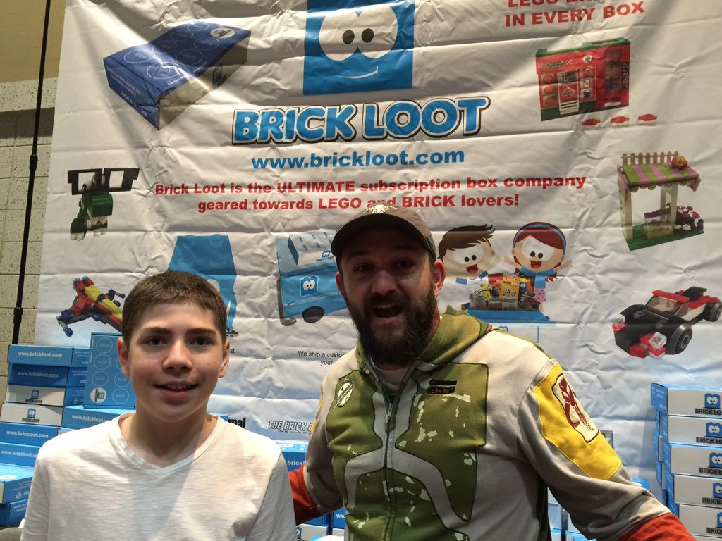BrickLoot's tweet image. Look who we ran into at #Brickworld - #jacketguy #customer #starwars #februarywinner