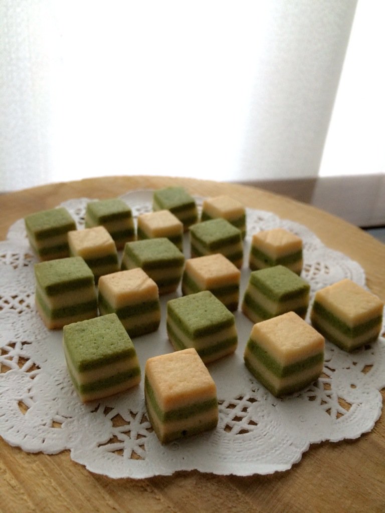 やか 四角いクッキー 渦巻きクッキー ほのかさん Patissiere2 のレシピでしましま版と渦巻き 味も食感も好みでアレンジも楽しくて ほのかさんに感謝です 渦巻き久しぶりだけどうまくいってよかった お菓子作り T Co Vawr8pqw5t