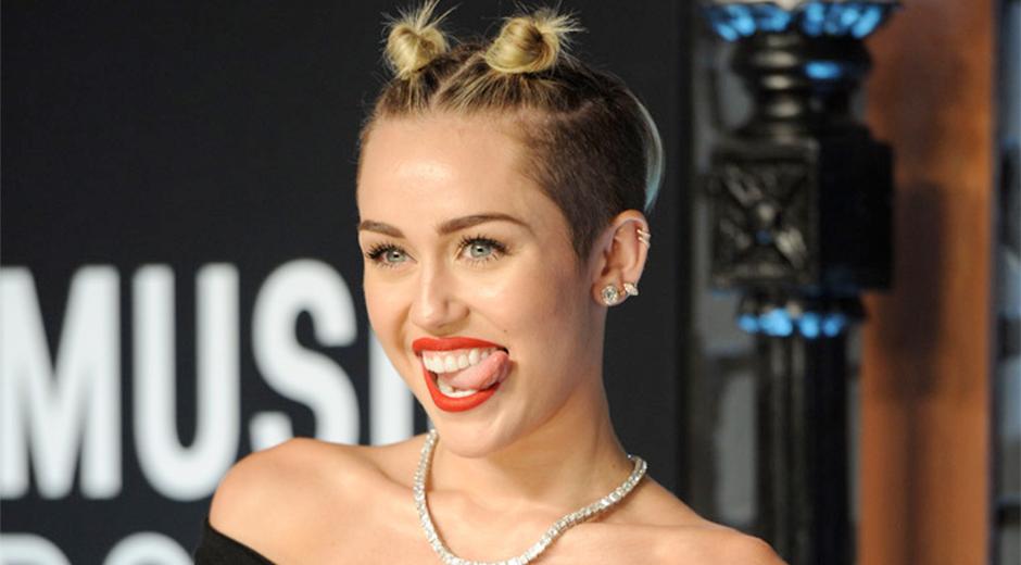 globovision's tweet photo. El disfraz de Halloween de Miley Cyrus que nadie esperaba https://t.co/EmwoLJhIWY https://t.co/JXat85BA7U
