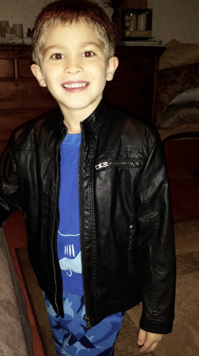 kaecat's tweet image. can&apos;t get him to take off his new jacket #bedtimeproblems #auntlife