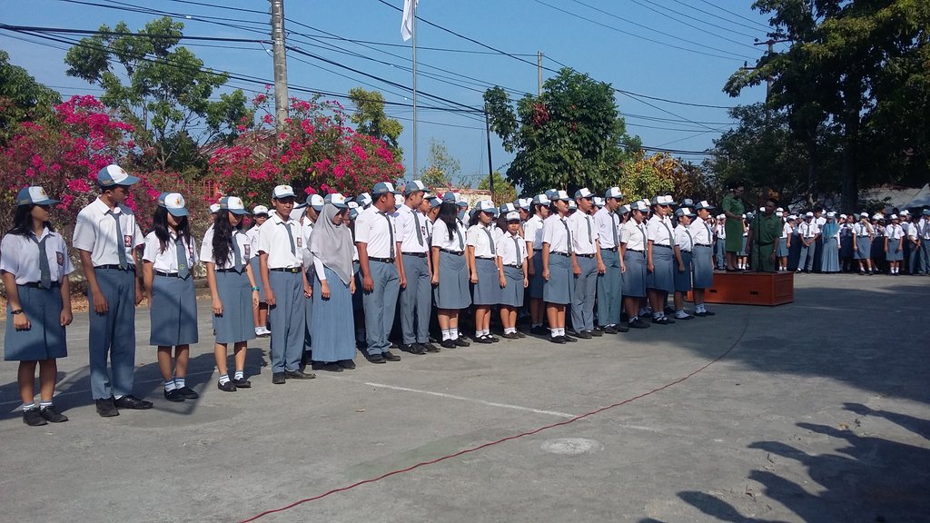 sman7mdo's tweet photo. Pelantikan Pengurus MPK/OSIS &amp; Ekstrakulikuler SMAN 7 Manado 2015/16. Selamat menjalankan tugas. Tuhan Memberkati. https://t.co/EjxIuWH0ru