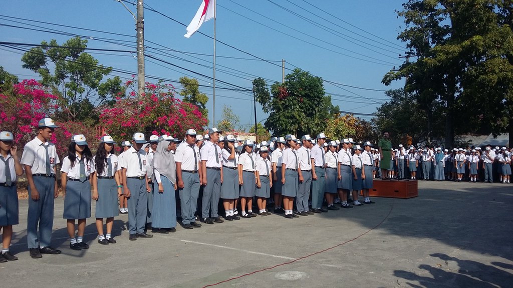 sman7mdo's tweet photo. Pelantikan Pengurus MPK/OSIS &amp; Ekstrakulikuler SMAN 7 Manado 2015/16. Selamat menjalankan tugas. Tuhan Memberkati. https://t.co/EjxIuWH0ru