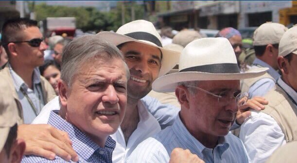 ConcejoUribeMed's tweet photo. #VotaCD RTjcvelezuribe:RT daniechav: Muy orgullosa de mis candidatos jcvelezuribe y andres… https://t.co/QU9CMQB9kK https://t.co/Vl2emf0WRn