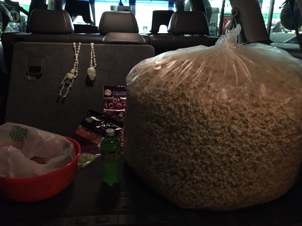 KellyH5581's tweet photo. #deepbrainstimulationsurgery #psychologyparty got the popcorn!! https://t.co/2uL6uHFrzY