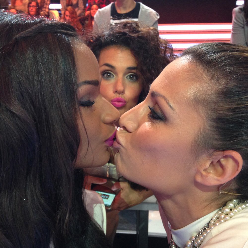 Nagore_Robles's tweet photo. Estoy viendo Gran Hermano 16, ¿quieres acompañarme? 👭💋 https://t.co/lx6yNaxG7W https://t.co/ys7hJ6QSwC
