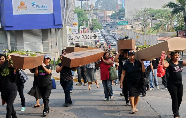 ULibres's tweet photo. Honduras, escalofriante primer lugar en feminicidios a nivel mundial @CLaCastillaC  https://t.co/DsbnEpYOtT https://t.co/CekefTATQ9