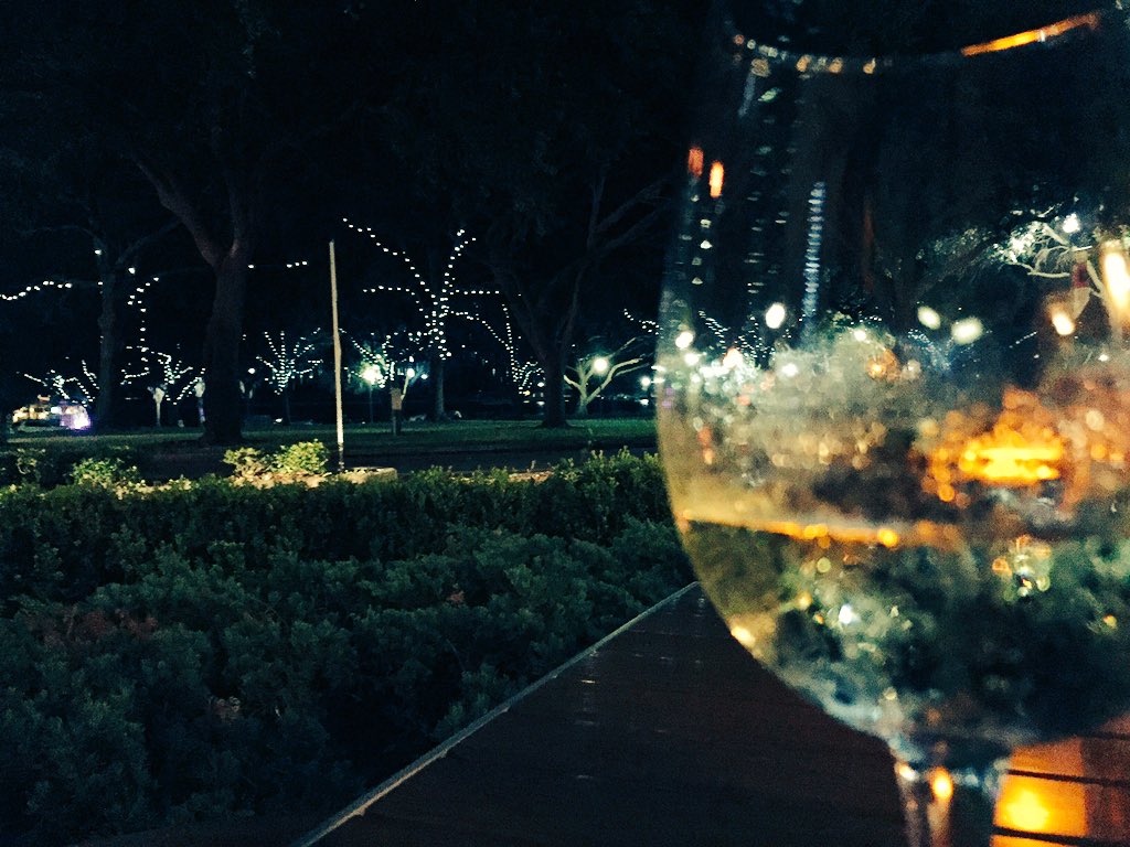 Sitting al fresco on a cool Sunday evening in the #Burg. #fall #beachdrive #stpete <a href="/400Beach/">400 Beach Seafood</a> #instaburg